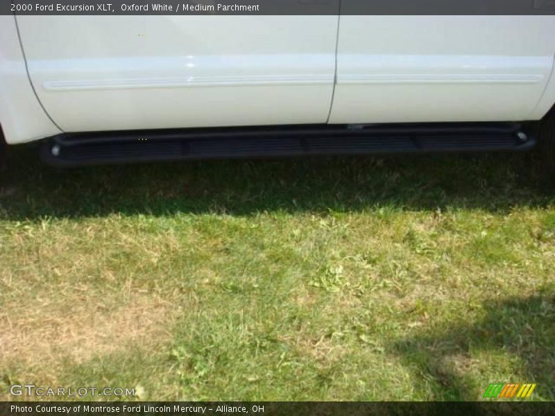 Oxford White / Medium Parchment 2000 Ford Excursion XLT