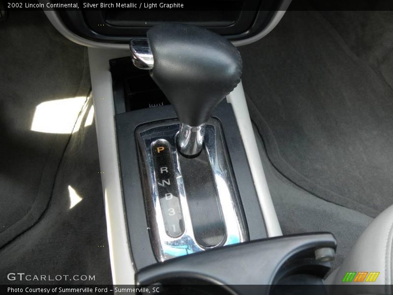 Silver Birch Metallic / Light Graphite 2002 Lincoln Continental