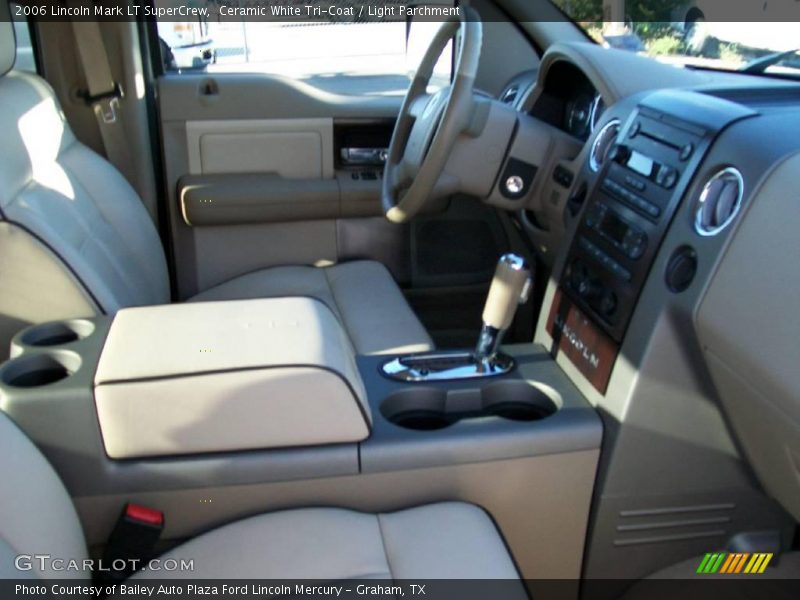 Ceramic White Tri-Coat / Light Parchment 2006 Lincoln Mark LT SuperCrew