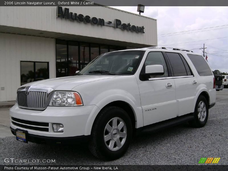 Oxford White / Camel 2006 Lincoln Navigator Luxury