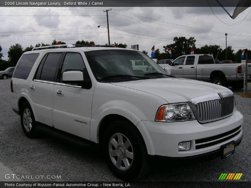 Oxford White / Camel 2006 Lincoln Navigator Luxury