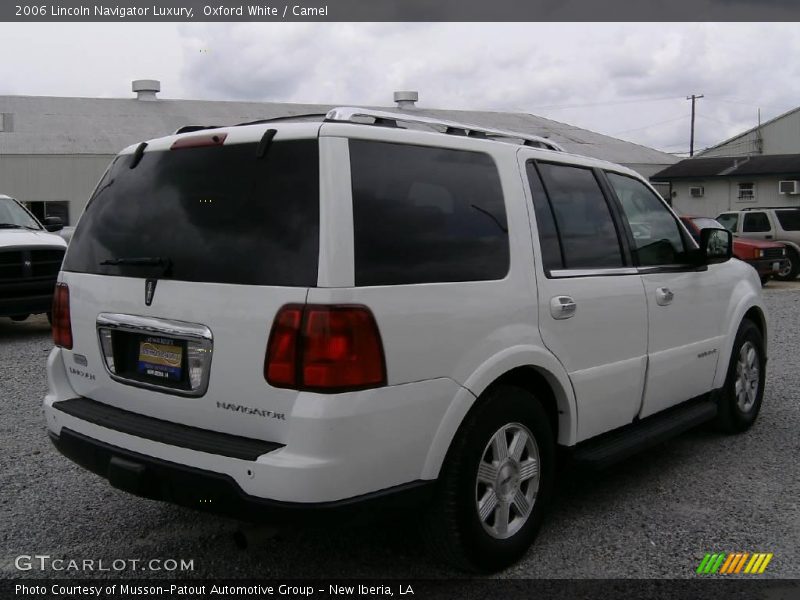 Oxford White / Camel 2006 Lincoln Navigator Luxury
