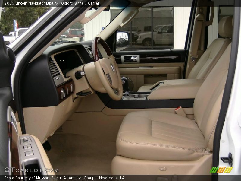 Oxford White / Camel 2006 Lincoln Navigator Luxury