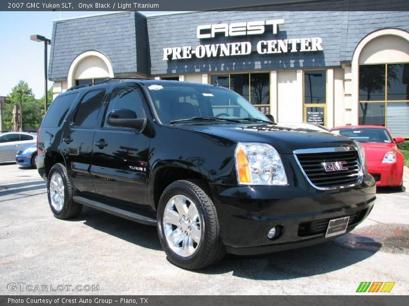 Onyx Black / Light Titanium 2007 GMC Yukon SLT