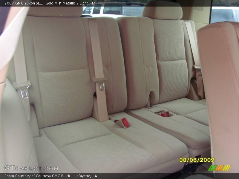 Gold Mist Metallic / Light Tan 2007 GMC Yukon SLE