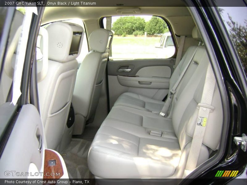 Onyx Black / Light Titanium 2007 GMC Yukon SLT