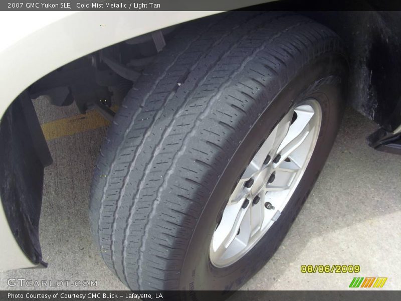 Gold Mist Metallic / Light Tan 2007 GMC Yukon SLE
