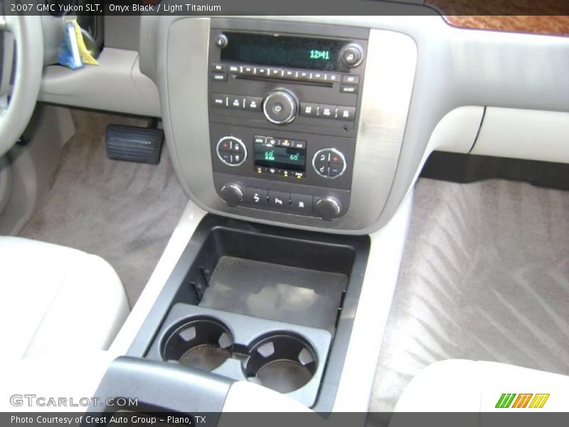 Onyx Black / Light Titanium 2007 GMC Yukon SLT
