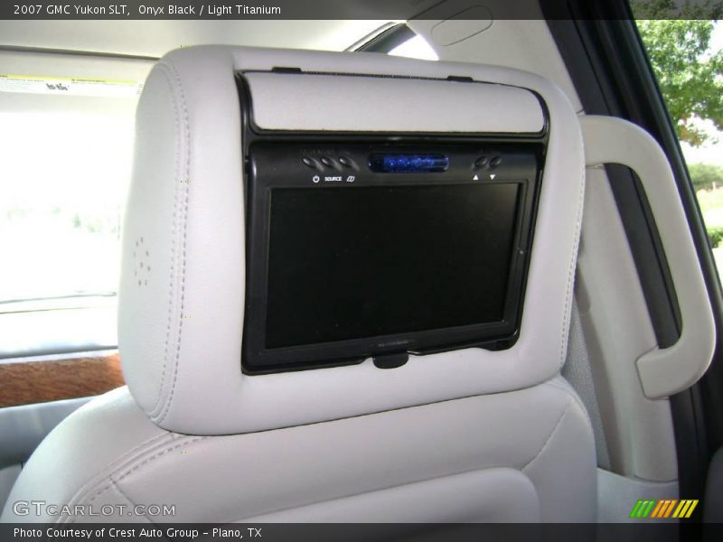 Onyx Black / Light Titanium 2007 GMC Yukon SLT