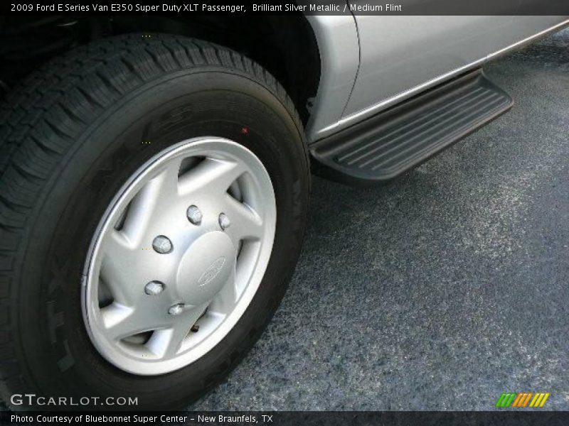 Brilliant Silver Metallic / Medium Flint 2009 Ford E Series Van E350 Super Duty XLT Passenger