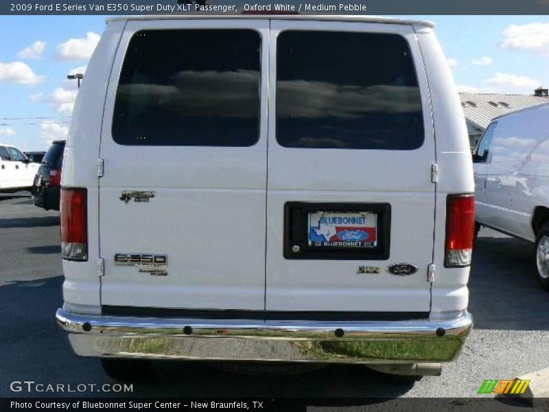 Oxford White / Medium Pebble 2009 Ford E Series Van E350 Super Duty XLT Passenger