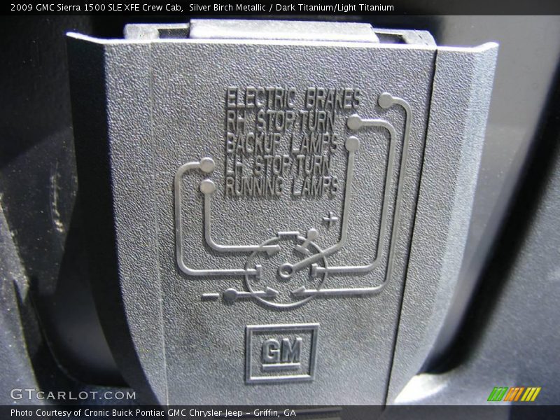 Silver Birch Metallic / Dark Titanium/Light Titanium 2009 GMC Sierra 1500 SLE XFE Crew Cab