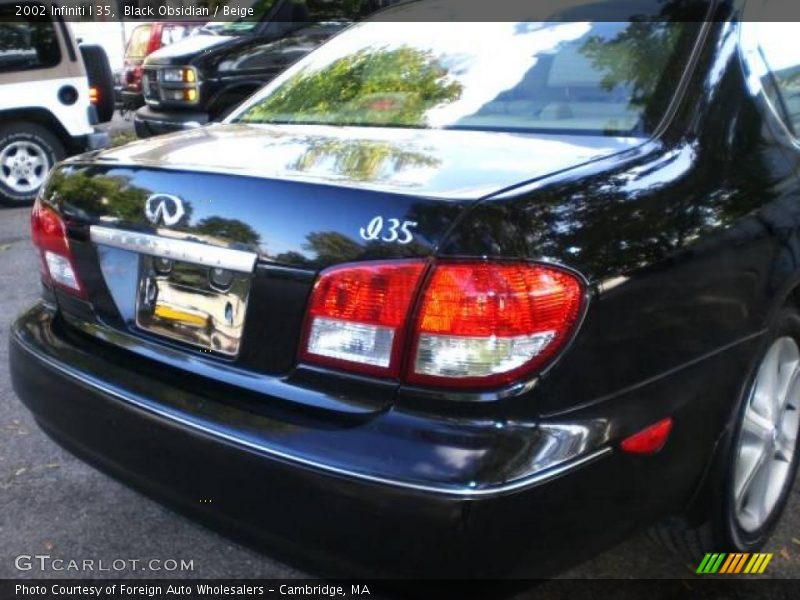 Black Obsidian / Beige 2002 Infiniti I 35