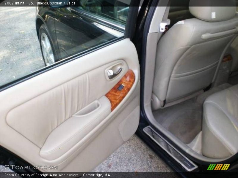 Black Obsidian / Beige 2002 Infiniti I 35