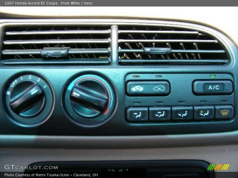 Frost White / Ivory 1997 Honda Accord EX Coupe