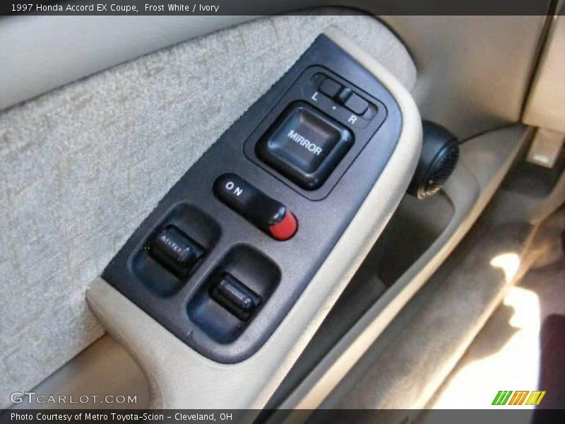 Frost White / Ivory 1997 Honda Accord EX Coupe