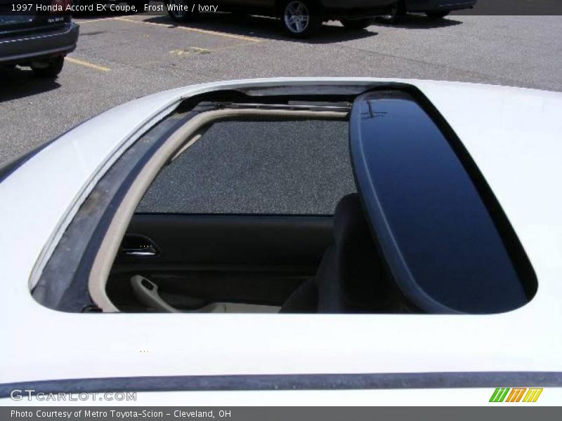 Frost White / Ivory 1997 Honda Accord EX Coupe
