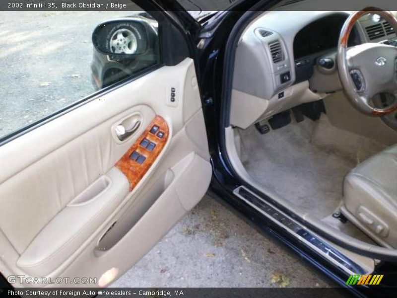 Black Obsidian / Beige 2002 Infiniti I 35
