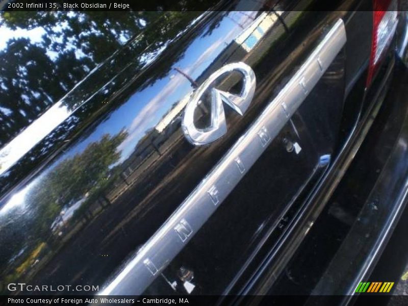 Black Obsidian / Beige 2002 Infiniti I 35