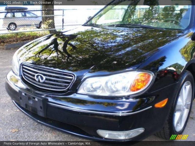 Black Obsidian / Beige 2002 Infiniti I 35