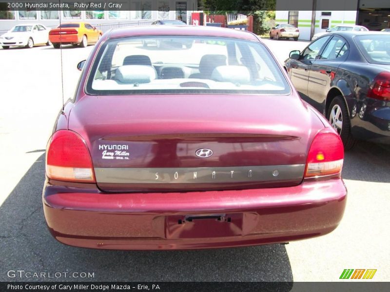Ruby Red / Gray 2000 Hyundai Sonata