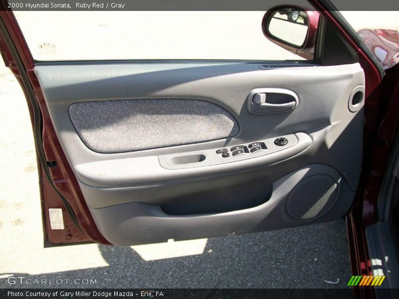 Ruby Red / Gray 2000 Hyundai Sonata