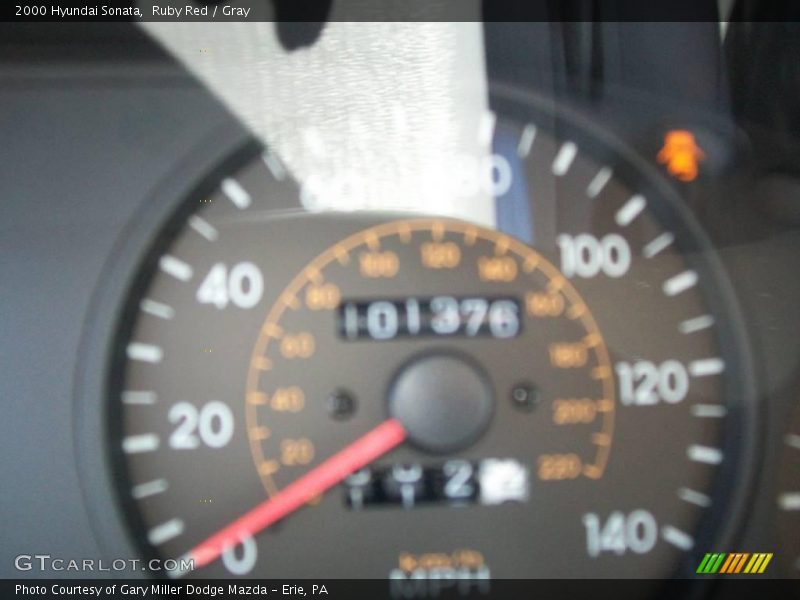 Ruby Red / Gray 2000 Hyundai Sonata