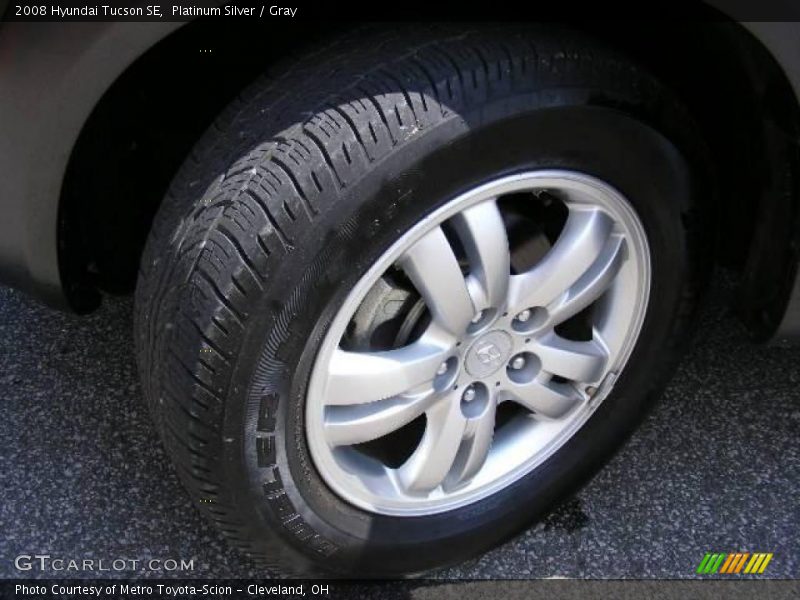 Platinum Silver / Gray 2008 Hyundai Tucson SE