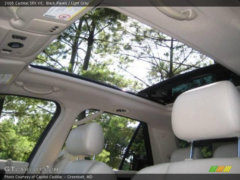 Black Raven / Light Gray 2005 Cadillac SRX V6