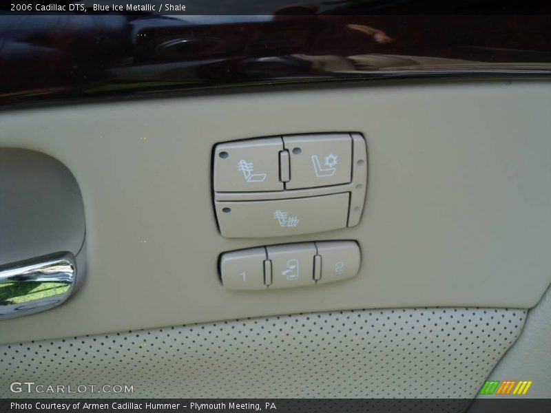 Blue Ice Metallic / Shale 2006 Cadillac DTS