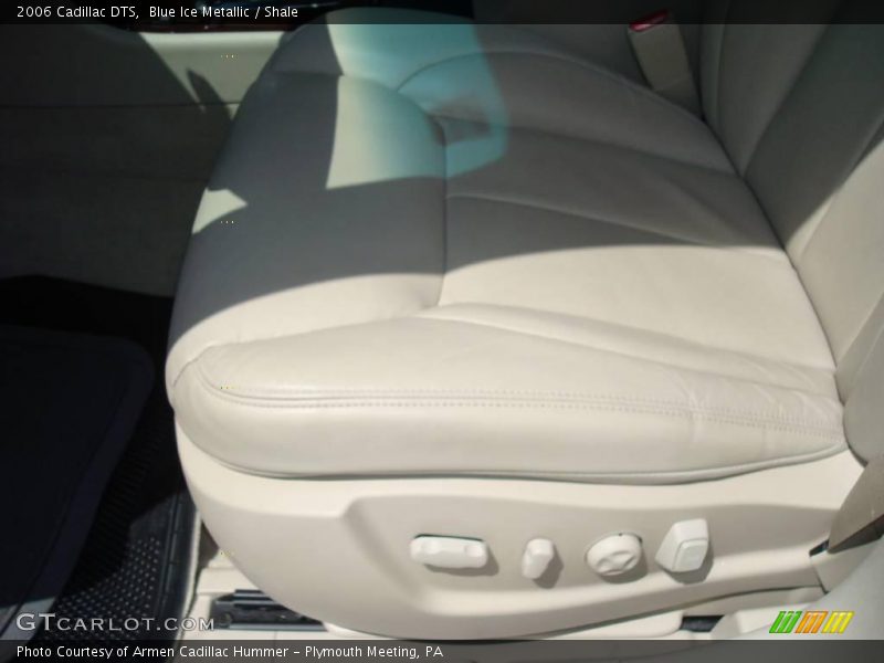 Blue Ice Metallic / Shale 2006 Cadillac DTS