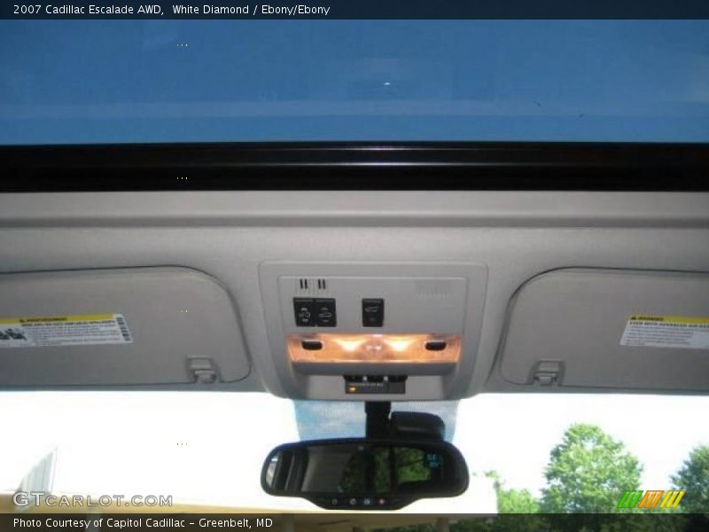 White Diamond / Ebony/Ebony 2007 Cadillac Escalade AWD
