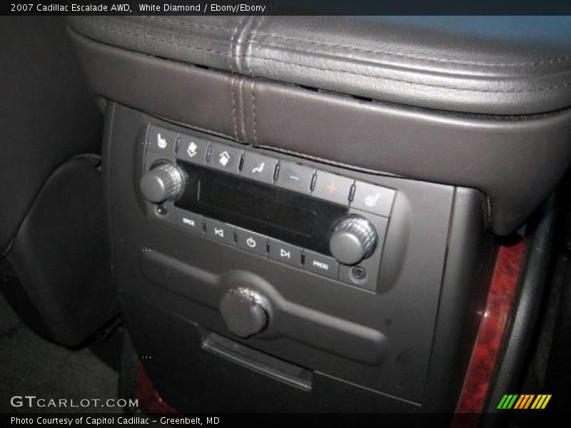 White Diamond / Ebony/Ebony 2007 Cadillac Escalade AWD