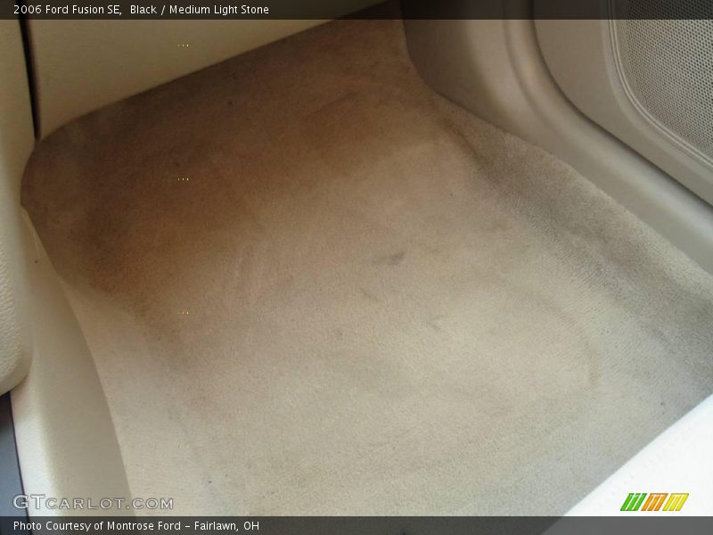 Black / Medium Light Stone 2006 Ford Fusion SE