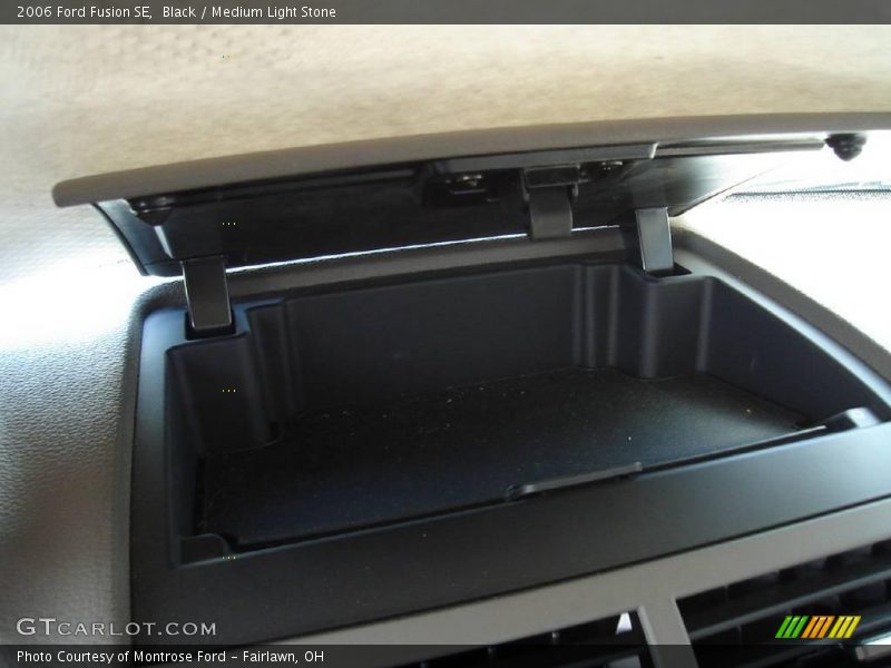 Black / Medium Light Stone 2006 Ford Fusion SE