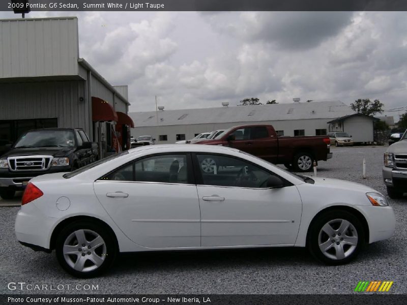 Summit White / Light Taupe 2009 Pontiac G6 Sedan