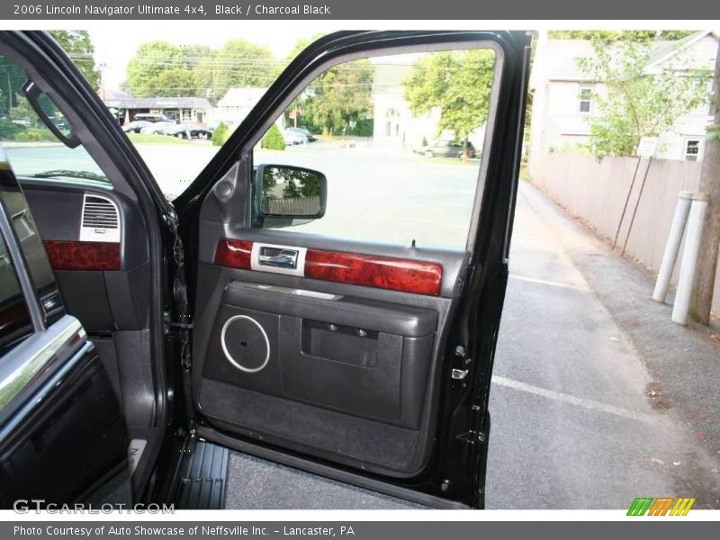 Black / Charcoal Black 2006 Lincoln Navigator Ultimate 4x4