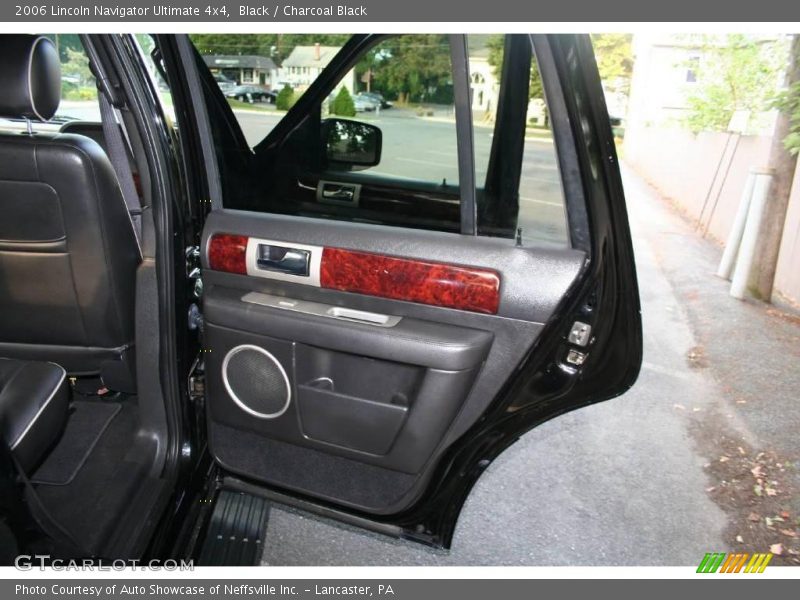 Black / Charcoal Black 2006 Lincoln Navigator Ultimate 4x4