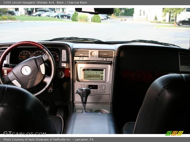 Black / Charcoal Black 2006 Lincoln Navigator Ultimate 4x4
