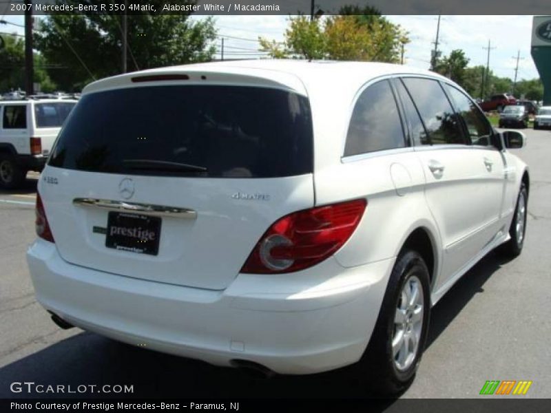 Alabaster White / Macadamia 2007 Mercedes-Benz R 350 4Matic