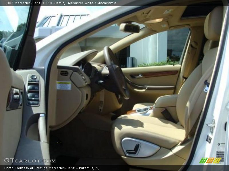 Alabaster White / Macadamia 2007 Mercedes-Benz R 350 4Matic