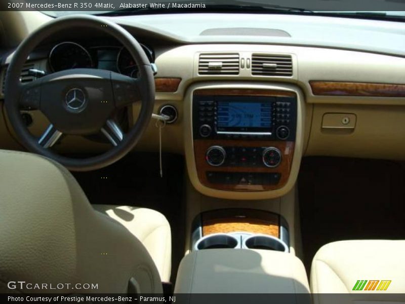 Alabaster White / Macadamia 2007 Mercedes-Benz R 350 4Matic