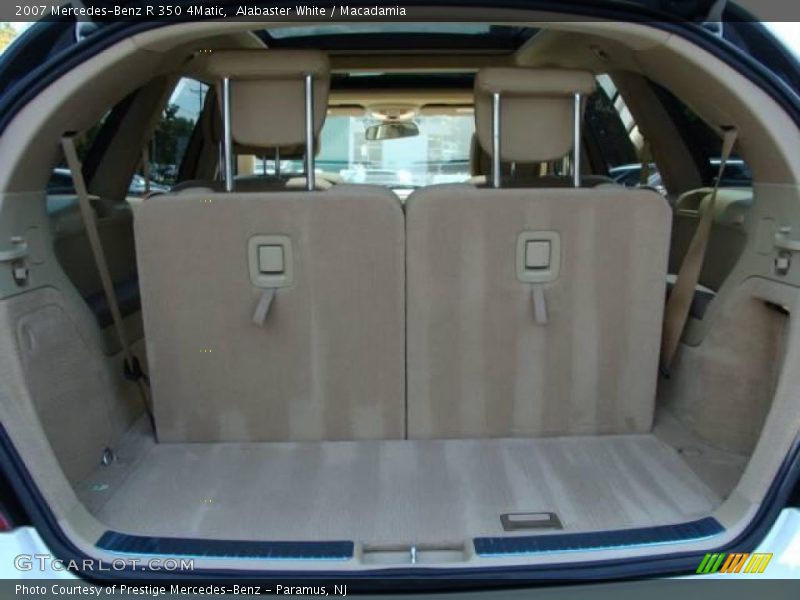 Alabaster White / Macadamia 2007 Mercedes-Benz R 350 4Matic