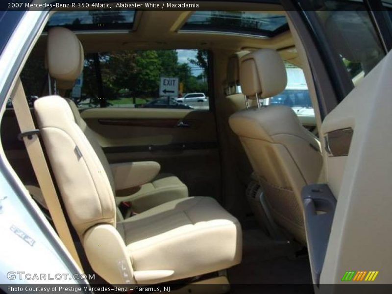 Alabaster White / Macadamia 2007 Mercedes-Benz R 350 4Matic