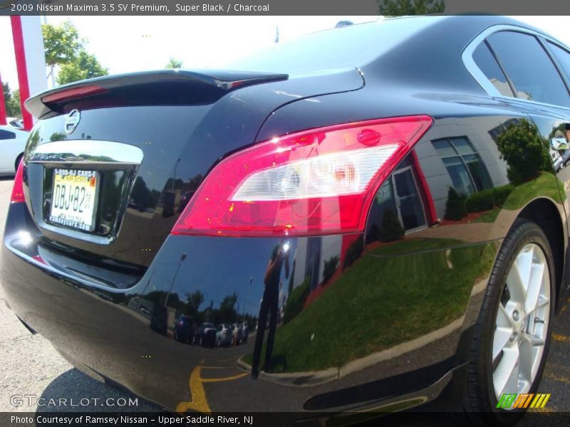 Super Black / Charcoal 2009 Nissan Maxima 3.5 SV Premium