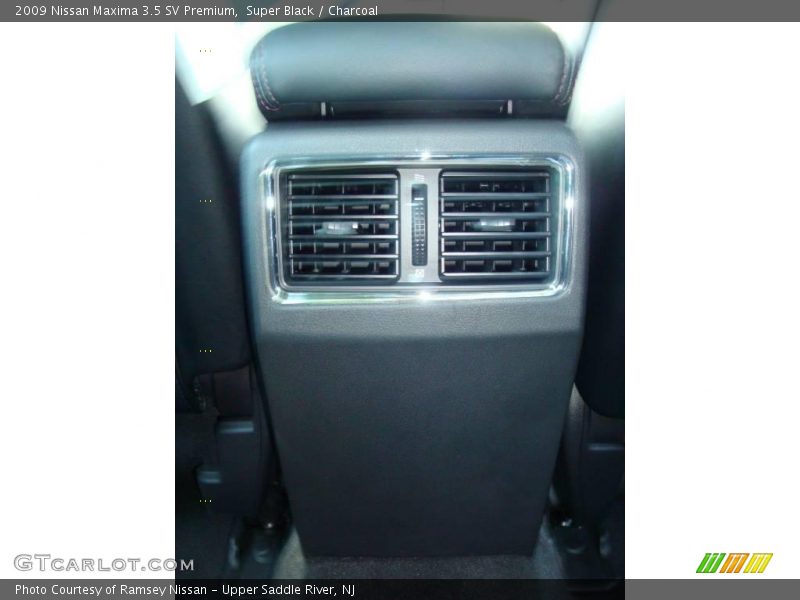 Super Black / Charcoal 2009 Nissan Maxima 3.5 SV Premium