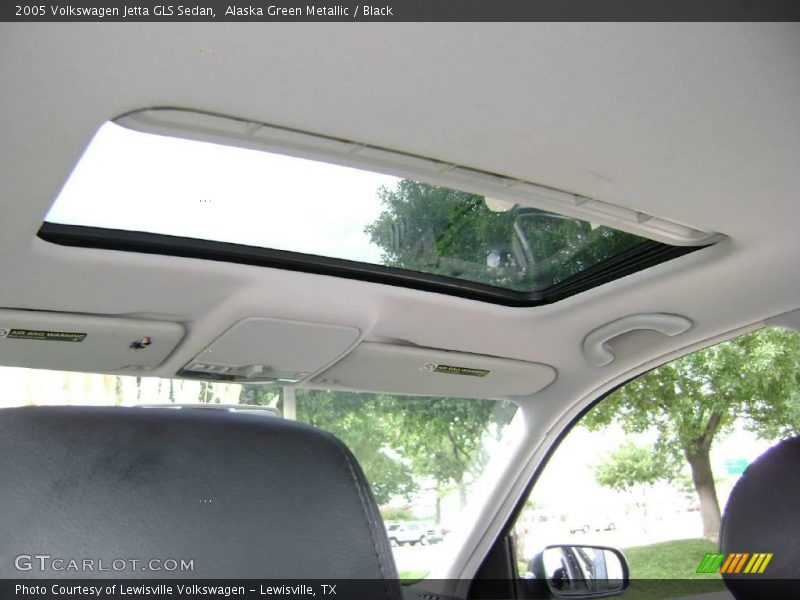 Alaska Green Metallic / Black 2005 Volkswagen Jetta GLS Sedan