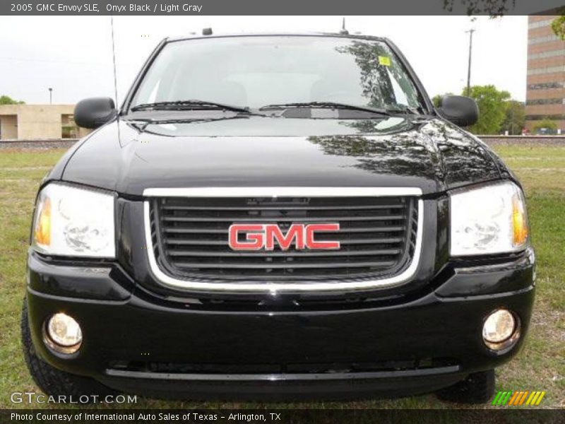 Onyx Black / Light Gray 2005 GMC Envoy SLE