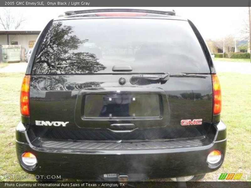 Onyx Black / Light Gray 2005 GMC Envoy SLE