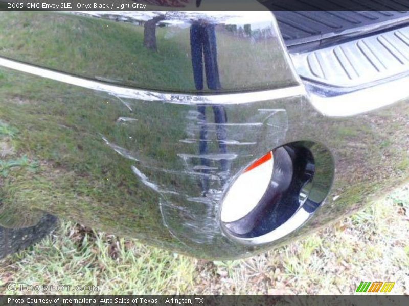 Onyx Black / Light Gray 2005 GMC Envoy SLE